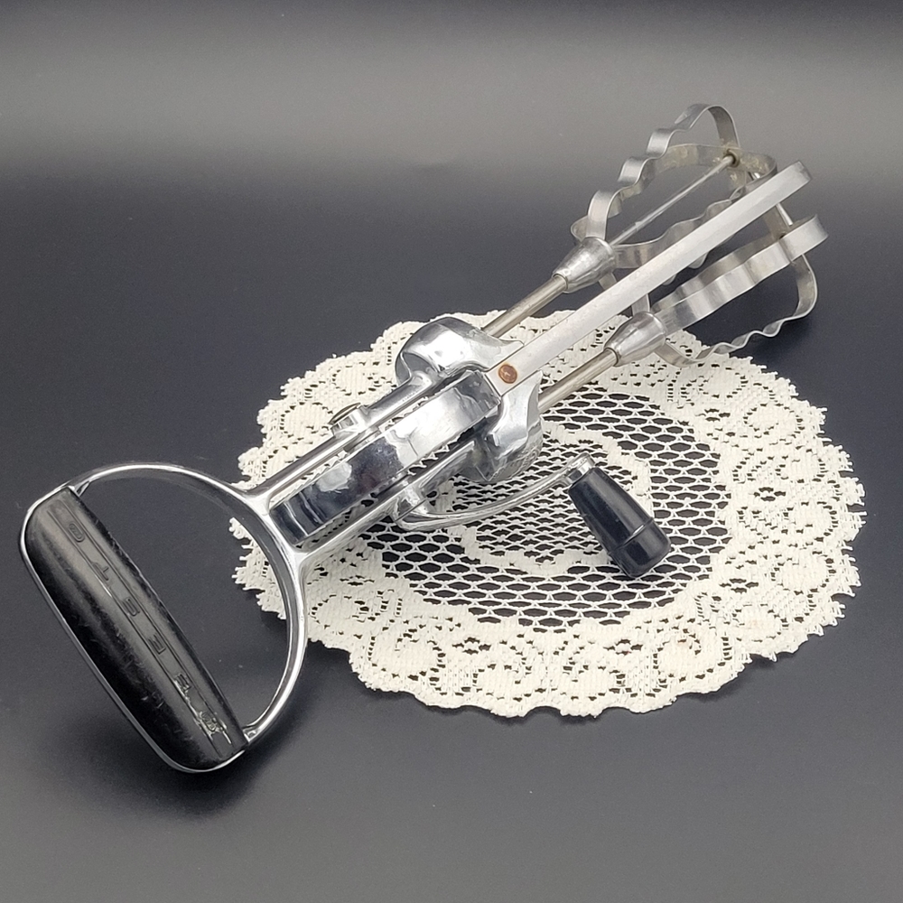 Vintage Flint Best Ekco Handheld Crank Stainless Steel Double Beaters